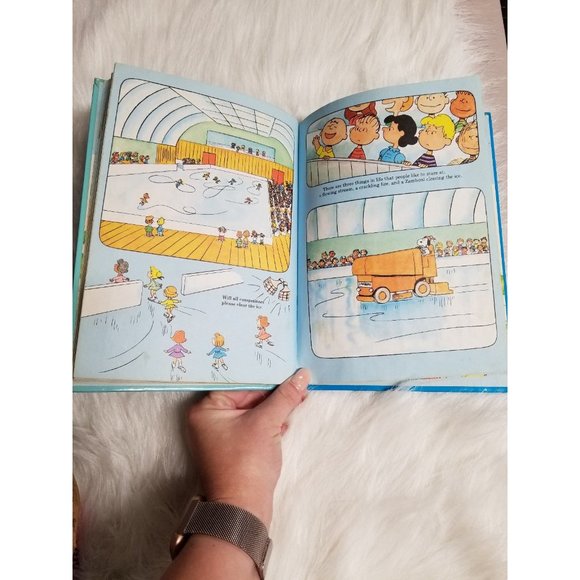 Shes A Good Skate Charlie Brown Book - Picture 3 of 4